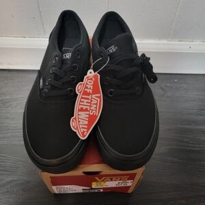 Black Doheny Van's size 6 Women's- NEW